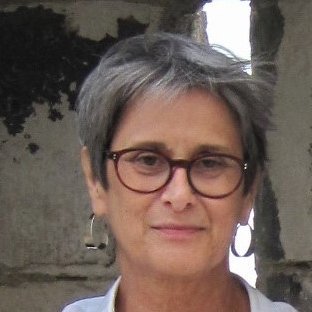 cajazza's profile picture. Québécoise féministe, mordue de politique, des langues (le français surtout) et de la culture.