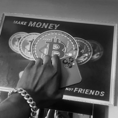 DanielOnugwu's profile picture. no love in the city just make money and pray not to die young