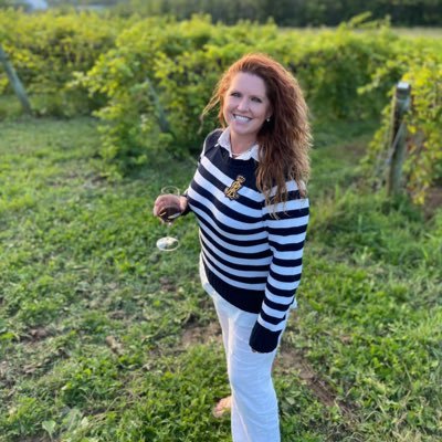 Former Paramedic Chief, Mom, LPGA wannabe. Wine nerd/WSET Level 2 with Distinction. Mermaid in disguise. Opinions are my own and do not reflect my employer.🇨🇦