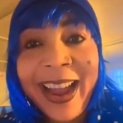 widgetsmiith's profile picture. بهمك؟