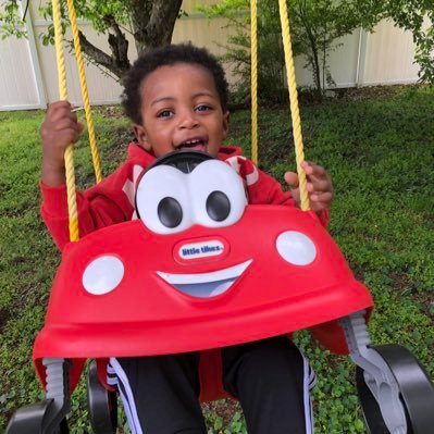 VictoriaPellot2's profile picture. #resist