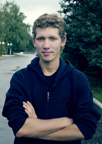 midlonely's profile picture. 