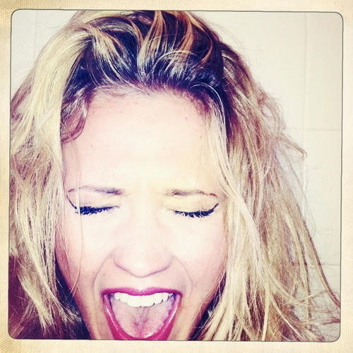 EmzyJordan's profile picture. Tengo una extraña obsesión por los pandas, tanto que me mude al 'Panda World'. ¡ARRIBA LOS PANDAS! :3 Ejem... tú follow y mas nada.