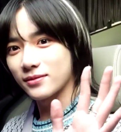 wolfcutgyu's profile picture. about to kms but what if wolfcut gyu comes back