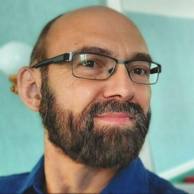Directeur territorial Nord-Ouest ici (Radio France) Fait de la radio, et écrit des livres pour les autres. Chanson française, musiques. Paris et Cotentin.