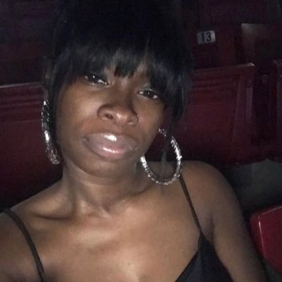 💁🏾♀️ Just here to be👃🏾on my free time. Nothing Special. There is a saying that describes me wanna👂🏾it? The blacker the berry, the sweeter the🧃insider😂