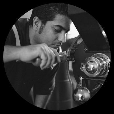 مدرب مهتم بتطوير تجربة القهوة إستشارات في مجال الأغذية والمشروبات مؤسس @caffeinelabsa