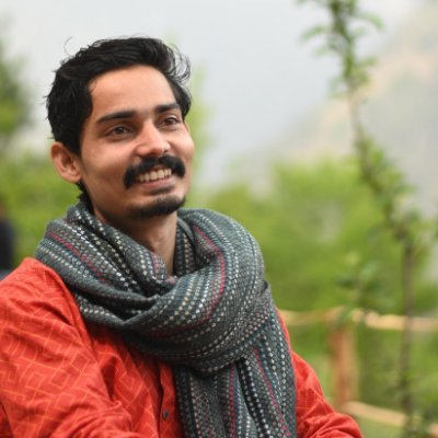 लाइन में नहीं चलने वाली सबसे छोटी चींटीं !