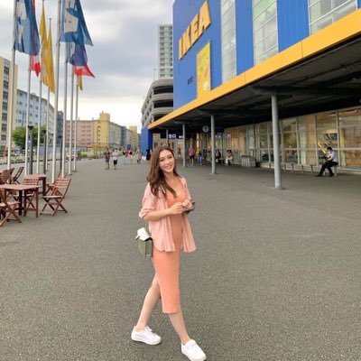 myat55657020's profile picture. 他人の意見なんて気にせず、自分の心の選択を受け入れる、とてもフレンドリーな女の子です