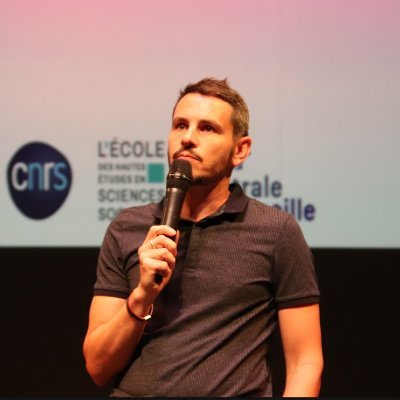 RenaudBourles's profile picture. Mes tweets n'engagent que certains de mes doigts