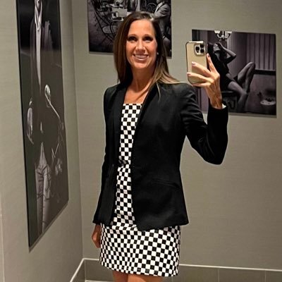 Grad: School of hard knocks and Southern grit. Lesley teaches women personal finance, wellness, and dressing to go from homemaker to business professional.