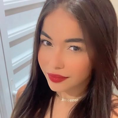 yaramartinns2's profile picture. Viva cada dia como se fosse o último. Um dia você acerta 🫠