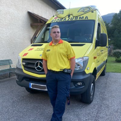 Tècnic en emergències sanitaries🚑🚨 . Em trobareu fins i tot a la sopa. Voluntari pel que sigui 🤟🏻