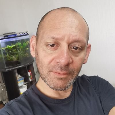 Psicólogo, amante de los animales y vapero por convicción.