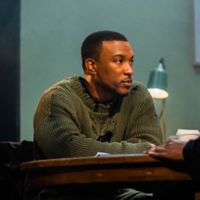 LeChat_Cool's profile picture. Être ou ne pas être telle est la question
Pour l'écriture de ma bio je suis en manque d'inspiration
Je me tâtais à la changer
Car je la trouvais un peu éclatée