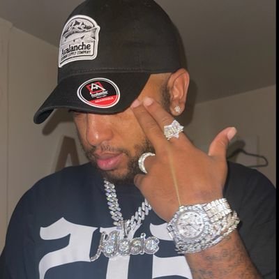 #Producer #KLASIC ☛ Followers: @klasic_music @Kid_Ink @MasterPMiller @DJPaulyD @DeeJayiLLWiLL @TooShort @TheOutlawz @ComptonMenace @iamKrayzieBone @LarryJuneTFM