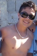 Um Mestiço Geminiano, simpatico, timido e vergonhoso no inicio, depois que se conhece divertido, companheiro pra todos momentos...