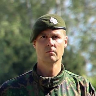 Reserviupseerikurssin johtaja. Director of the Reserve Officer Course.