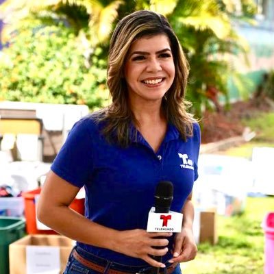 Reporter for @telemundo49. Covering #Manatee & #Sarasota. Storyteller. Tealover. RTs ≠ endorsements. | Periodista. Hija de la Blanqui y LeLoLai born & raised.