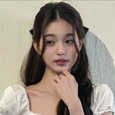 A simple girl that loves everything about beauty, skin care and other girly stuff :)