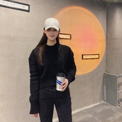 naderabdo13's profile picture. Entrepreneur👩‍🎓💯I work for myself💪love to travel✈️🌍longing for freedom🌈loving life❤️🚀🚀🚀I rarely tweet, just observe🤳💅