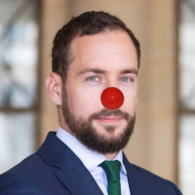 Presque homme politique, j'ai bien essayé d'être élu mais les gens ils m'aiment pas :(
PARODIE 🤡