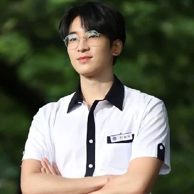 naelieseln's profile picture. 🌷🌱🌺🌸🌼