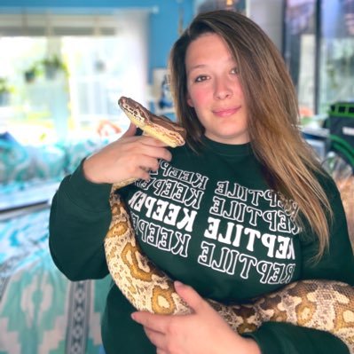 💙☀️Youtuber, Former AZA Zoo Educator, owner of Her•petology & Iggy Illustrations, Reptile Mom & Educator🦎