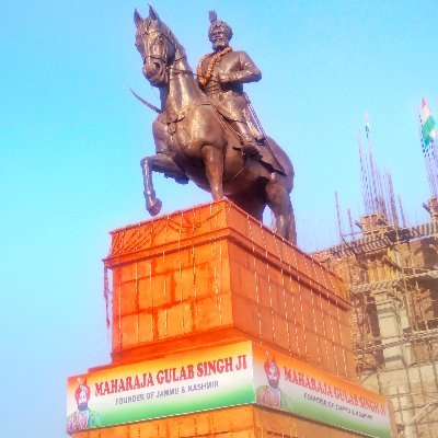 BaloriaSalwan's profile picture. Proud Rajput👿
Profession:Ministry of Home Affairs💫
By Qualification:Engineer💢
Passion: Modeling,Fitness
FAMILY💗
Insta @salwan_baloria