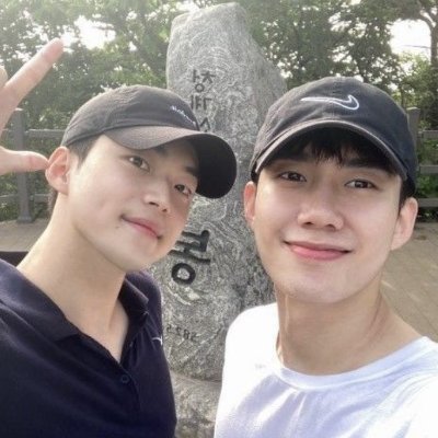 #지우서준#9889 에 푹 빠진 일인. 동영상, 사진 편집 능력 없어서 내가 보고싶은 짤,사진,동영상, 무조건 저장하는 중.. 또 보고 또 보고..싶어서