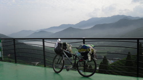 artpunk333's profile picture. 하루하루가 즐겁지 않아도 최소한 슬프게는 살지 말자는 생각으로 살아가는 나무들입니다. 나무들의 행복세상