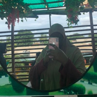 💞Hafizah & Hijabie. 👩💼Lawyer. 📝Blogger. 🍱 Foodie. 🛍 Entrepreneur https://t.co/Zj5KXGBZcm @words_by_laylah