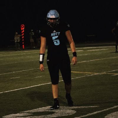 LB/H-Back @WaterfordMott HS C/O 24’ | 6’1” 230 | 1st Team All-State | 1st Team All Metro North Divisions 1-8| 3.7 GPA | 315 Bench bjbfb30@gmail.com