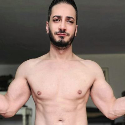 GinoStrokesIt's profile picture. 🔞Amateur cam boy, Professional Chef, all around perv. (I'm not italian 😜)

Proud owner of a big fat 🍆
