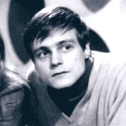 finnholm_'s profile picture. he/him. hello there