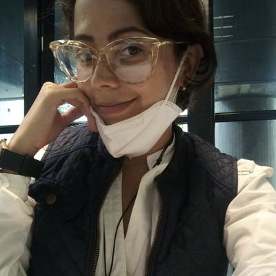 Venezolana // Lema: NO renuncio a mis convicciones // comprometida con acciones ecológicas// Estudiante de Comunicación social y técnico en Comercio Exterior.