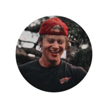 ─── 𝓞ne jump ahead of the lawmen, that’s all, and that’s no joke .ᐟ these guys don’t appreciate i’m broke. ❴ # ❵ 𓂃 𖤛 𝓭uxbury.⠀