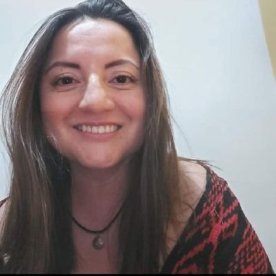 Doctorando en Estudios de Género
Trabajadora Social
Freelancer 
Escritora aficionada 
Académica
Peritaje Social
Editorialista en Liber-Acción