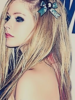 Frase da Avril: Eu acho que e bom mudar, mas é melhor se essa mudança ocorre como uma evolução natural e não algo forçado