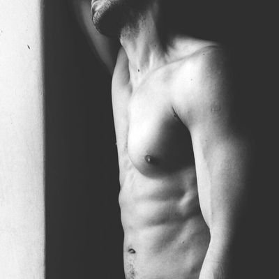 latín man 🔥 hot, i Love gym 💪🏼 , +18. I hope that you enjoy my photos 😌