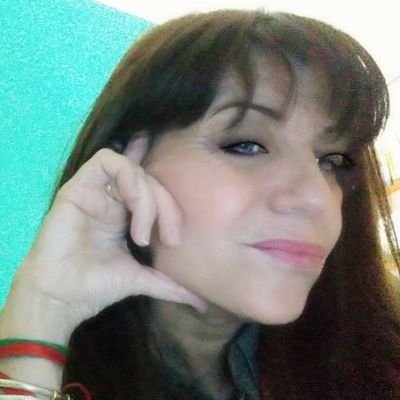 Psicoga Social, Profesora De Artes en Música. Ex Directora Titular Colegio Secundario Los Ranqueles. Feminista
Miembro de Appsa.