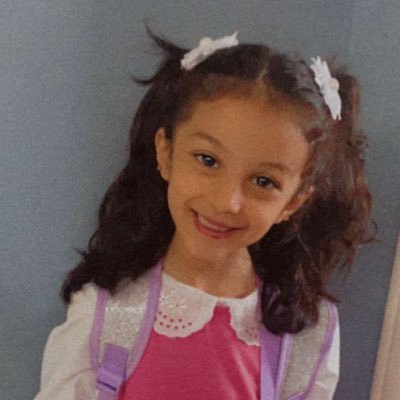 Rozan_MQ's profile picture. ‏”يارب أمي من سيدات جنتگ وأبي من زُمرةِ أصحاب النبي”