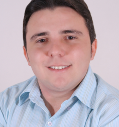 23 anos, Graduado em Marketing pela Universidade Potiguar, Empresário, Vascaino, e em constante evolução!