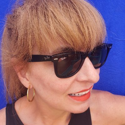 lolescebrian's profile picture. Cine, opiniones, música, críticas, comida, amigos, papel, moda, internet, mar, personas, me gusta la tecnología, pero más me gusta tocar y besar