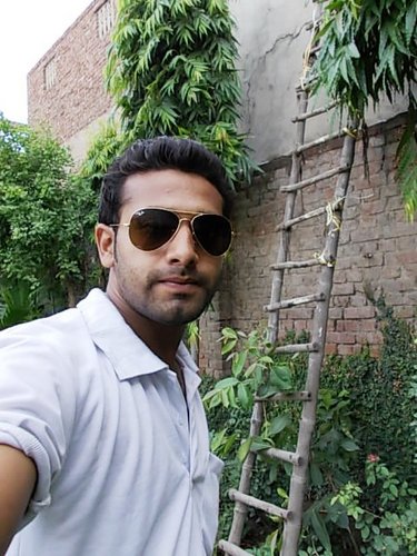 Teri kismat da likheya tere kolo koi kho nai sakda, Je uss di meher hove te tenu o v mil jae jo tera ho nai sakda... :-