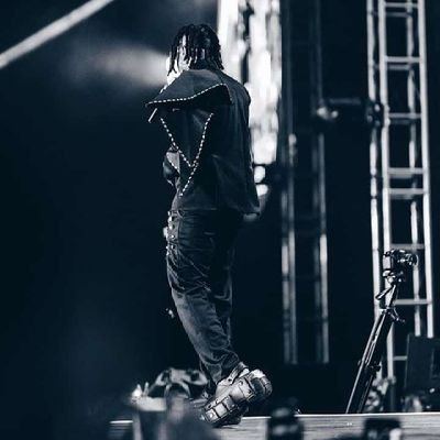 DerrickAmpumuza's profile picture. 