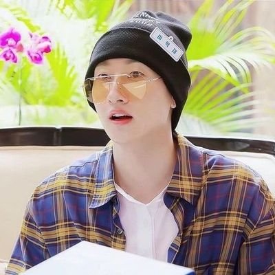 AlwaysLHJ's profile picture. ㅅㅈ 💙ㅇㅎ🌛ㄷㅎ🌞                                                        난 완전 '슈주 보석미남' 찐덕후!!