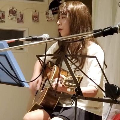 中島みゆきさんが好き💖　ギター弾き語りしてます🎵時々女の子になってライブ🎶中島みゆきさんの歌を歌ってます💕　夕焼けが好き🥰　　　　#中島みゆき  #女装娘  #カコジョ