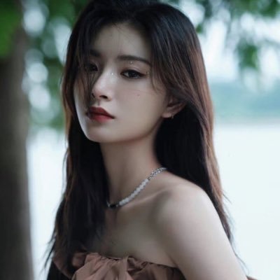 Fan Acc For Everglow ✧ Also a multi tho ✧ she/her Forever ✧ Xingren ✧ If I ever say or do anything that offends you please let me know ✧ Alt: @everglowsunited ✧
