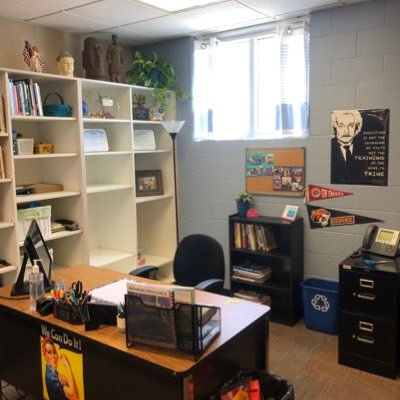 Instructional Coaching newbie. Longtime SS Teacher 🇺🇸🌍👩🏻‍💻~ Girl Up Advisor ⚖️ ~ Safe Person🏳️‍🌈🏳️‍⚧️🙋🏻‍♀️~ LCHS💙